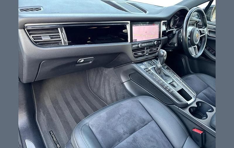 Used Porsche Macan S 348 HP (255 kW) 2020 Black SUV