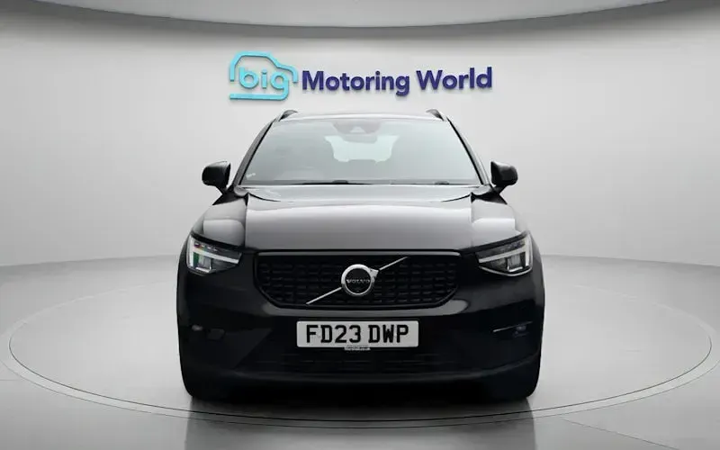 Used Volvo XC40 Plus 211 HP (155 kW) 2023 Black SUV
