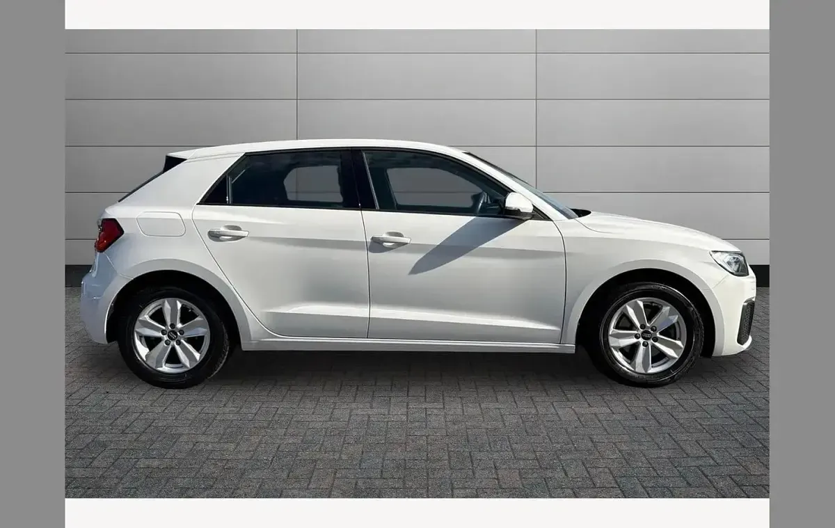 Used Audi A1 Design 110 HP (80 kW) 2023 White SUV