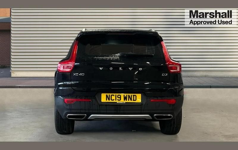 Used Volvo XC40 Inscription 150 HP (110 kW) 2019 Black SUV
