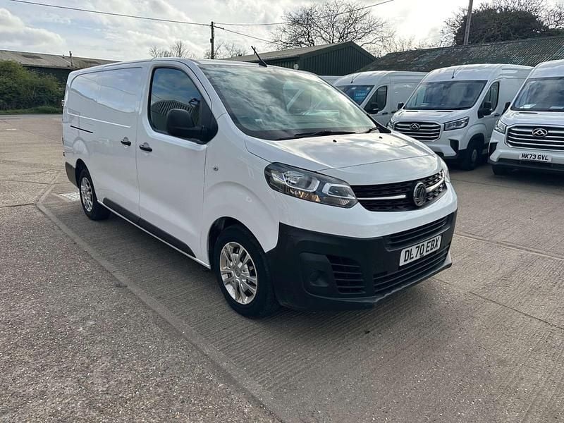 Used Vauxhall Vivaro S 100 HP (73 kW) 2020 White MPV