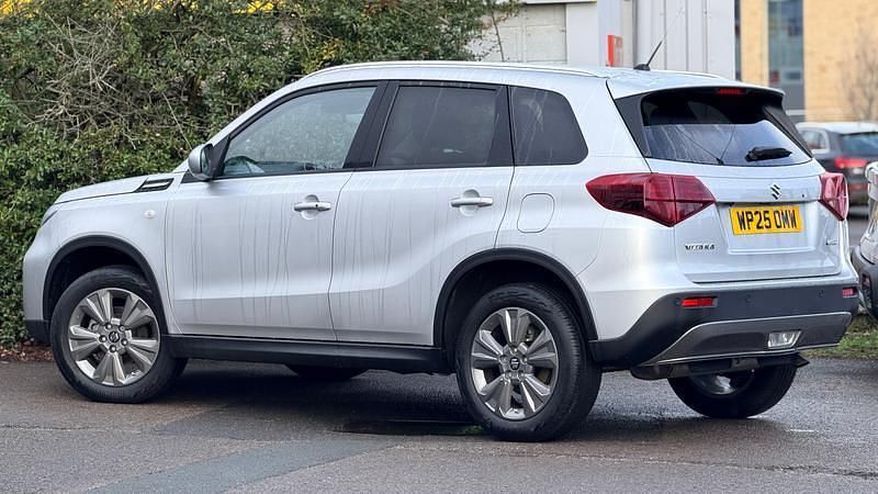 Second-hand Suzuki Vitara 2025 Argintiu Break