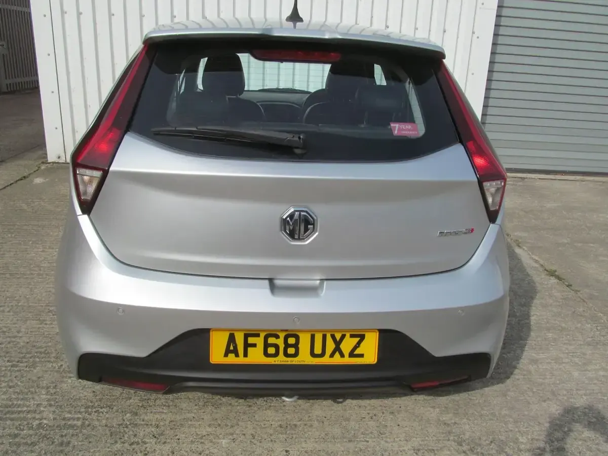 Used MG MG3 Exclusive 106 HP (77 kW) 2018 Silver Hatchback