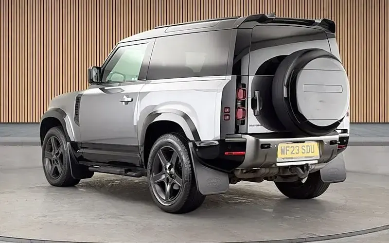 Used Land Rover Defender SE Dynamic 249 HP (183 kW) 2025 SUV