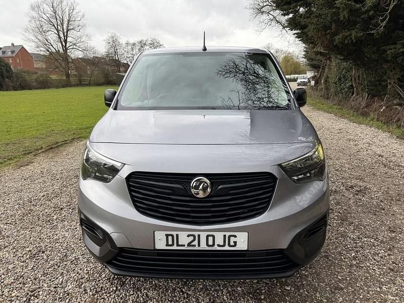 Used Vauxhall Combo 100 HP (73 kW) 2021 Grey MPV