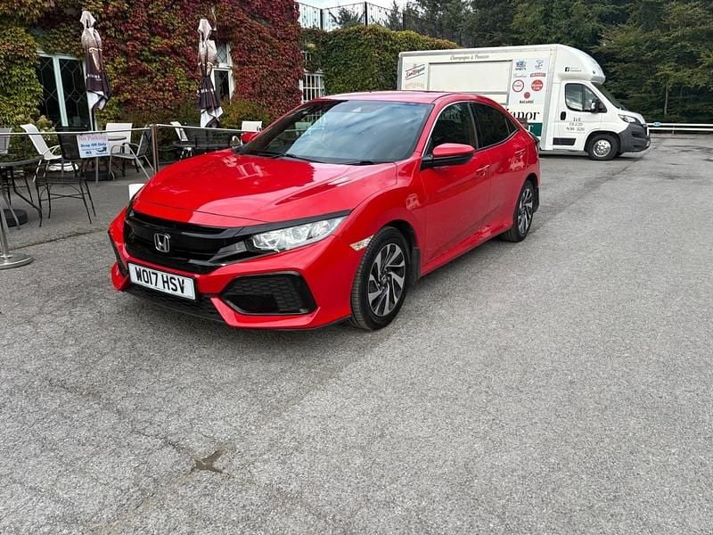 Used Honda Civic SE 129 HP (94 kW) 2017 Red Hatchback