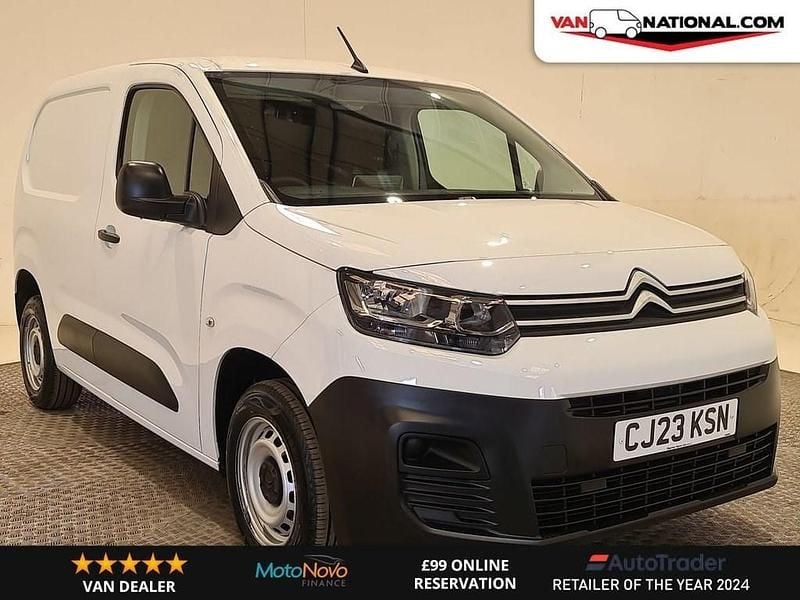 White Used 2023 Citroën Berlingo MPV | £12,490 (Fair price) - Image 1/3
