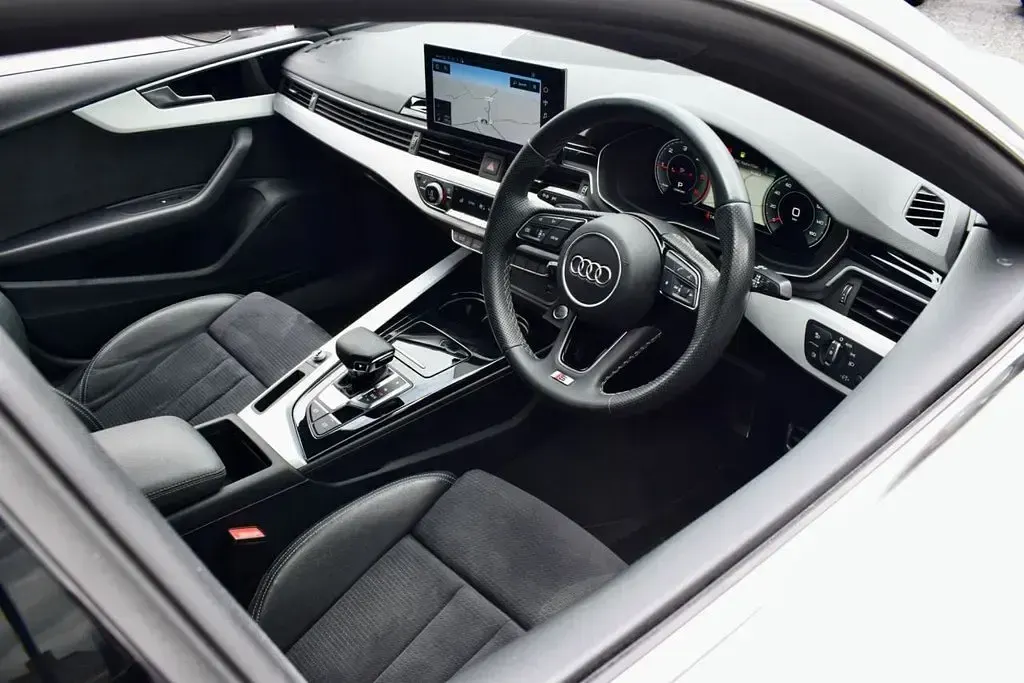 Used Audi A5 Sportback S-Line 163 HP (119 kW) 2023 White Hatchback