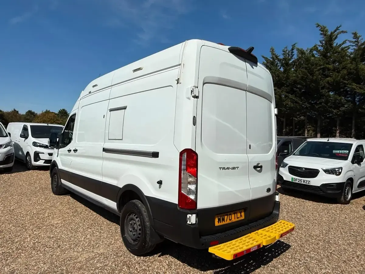 Used Ford Transit Trend 130 HP (95 kW) 2021 White Van