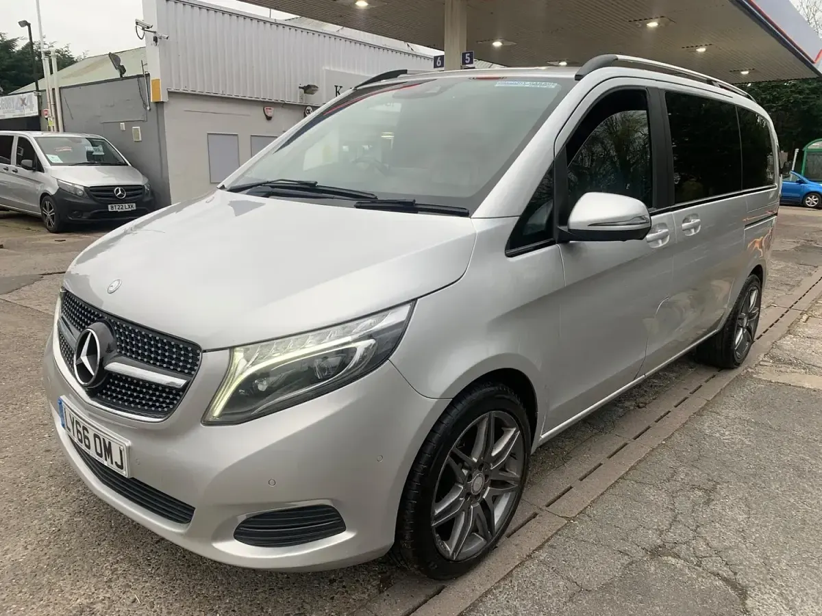 Used Mercedes V220 2017 Silver MPV