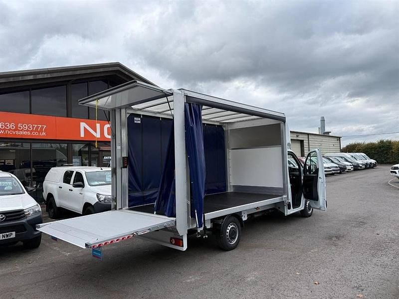 New Renault Master 150 HP (110 kW) 2026 White MPV