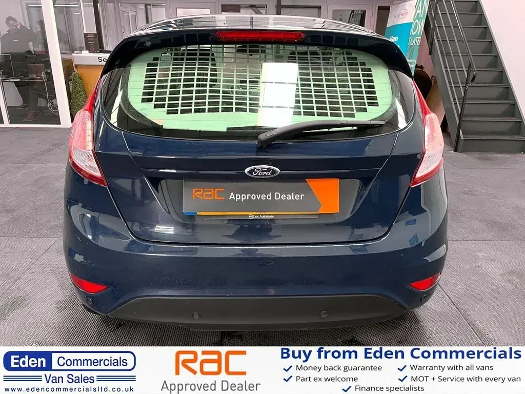 Used Ford Fiesta 95 HP (69 kW) 2014 Multicoloured Hatchback