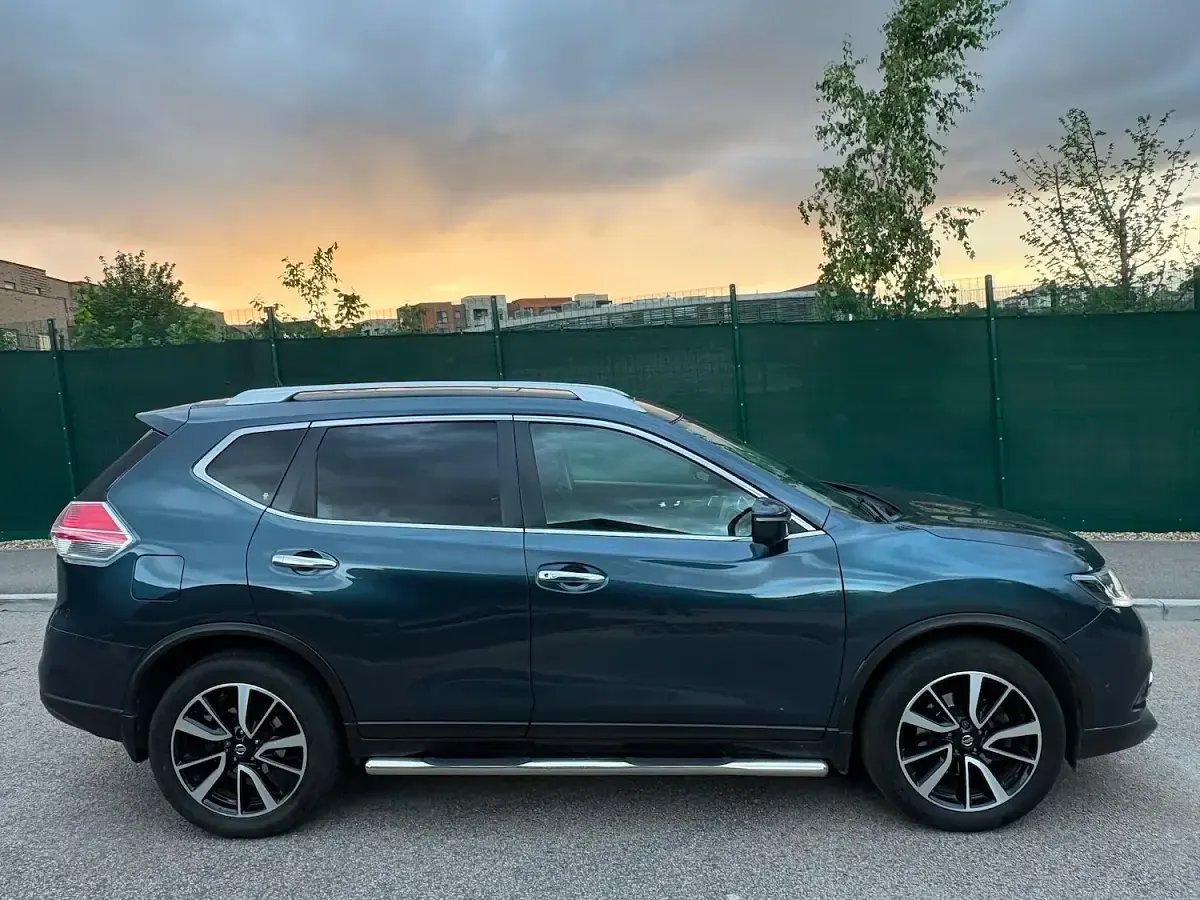 Used Nissan X-Trail Tekna 130 HP (95 kW) 2017 Blue SUV