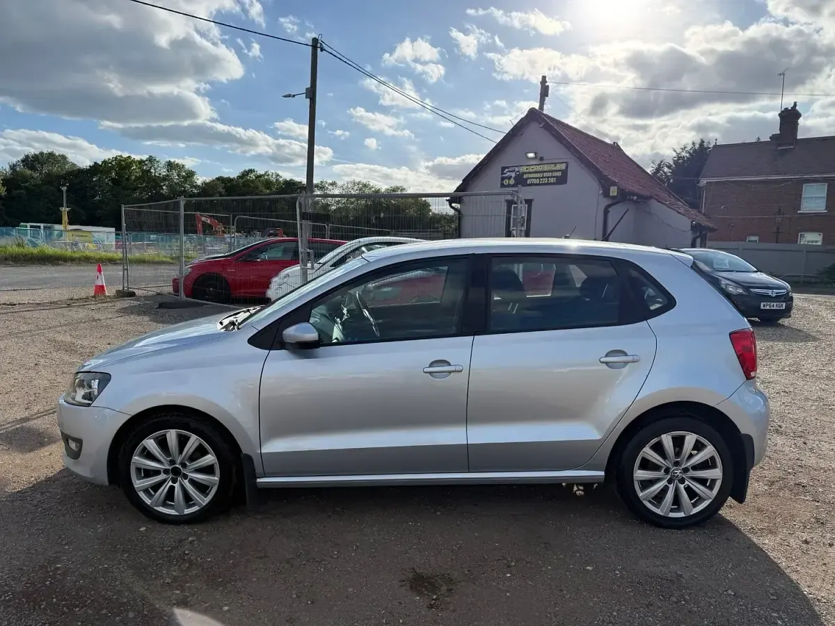 Used VW Polo SEL 90 HP (66 kW) 2010 Silver Hatchback