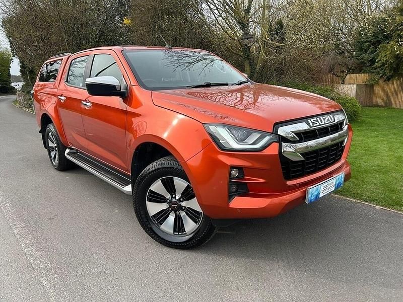 Used Isuzu D-Max 163 HP (119 kW) 2022 Orange Pickup