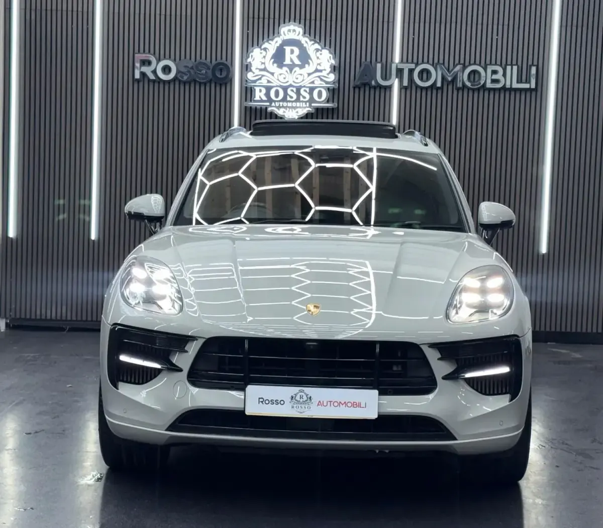 Used Porsche Macan 354 HP (260 kW) 2019 Grey SUV