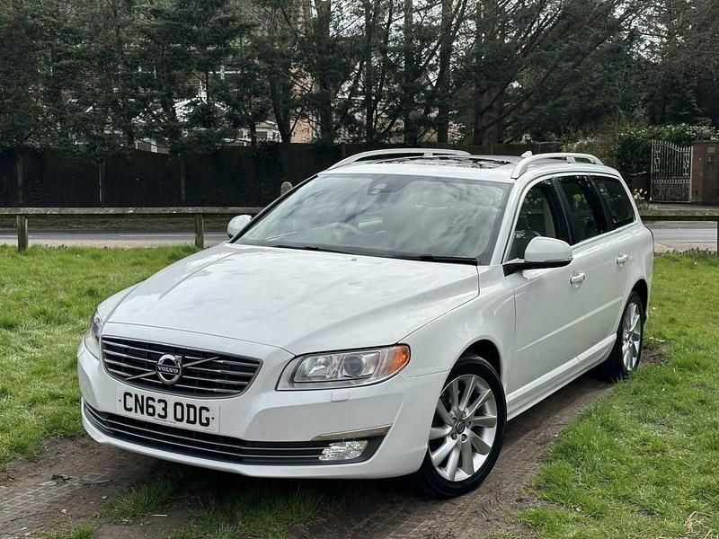 Used Volvo V70 SE Lux 163 HP (119 kW) 2013 White Estate