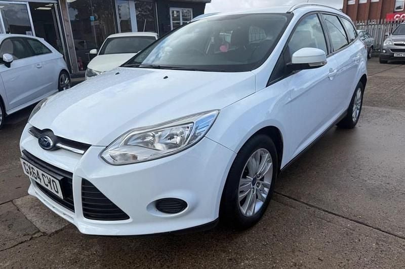 White Used 2014 Ford Focus Estate | £1,990 (Good price) - Image 1/1