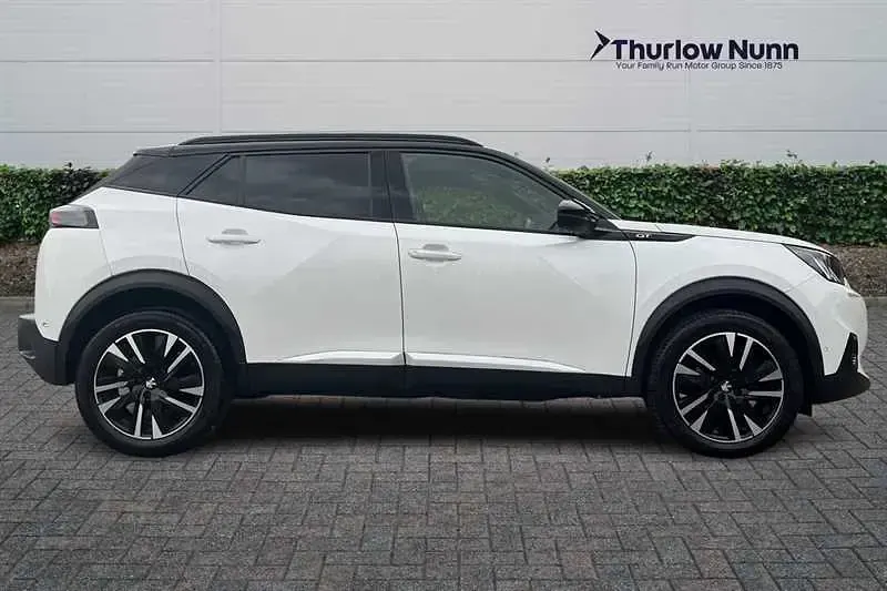 Used Peugeot 2008 Premium 130 HP (95 kW) 2021 White SUV