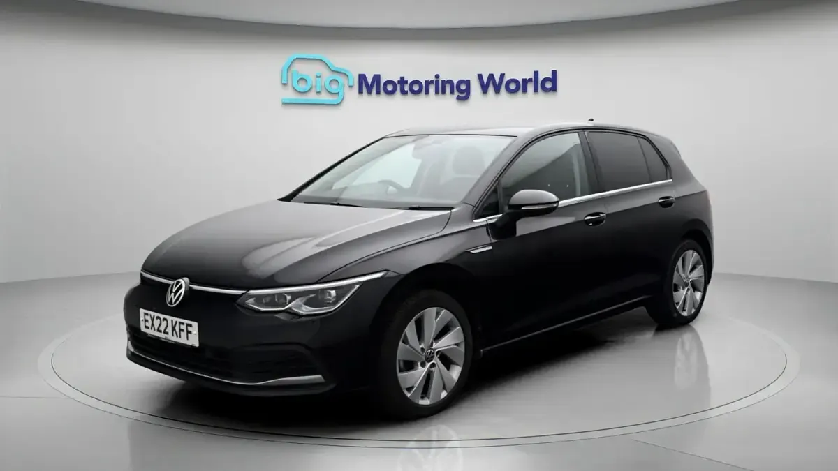 Used VW Golf VIII Style 131 HP (96 kW) 2022 Black Hatchback