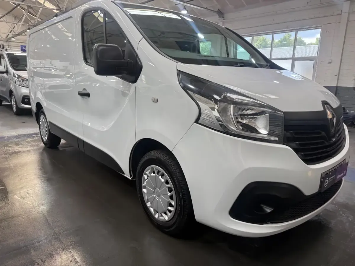 Used Renault Trafic Business 2016 White MPV
