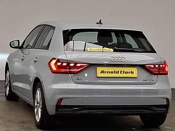 Usado Audi A1 Sport 95 HP (69 kW) 2023 Cinzento SUV