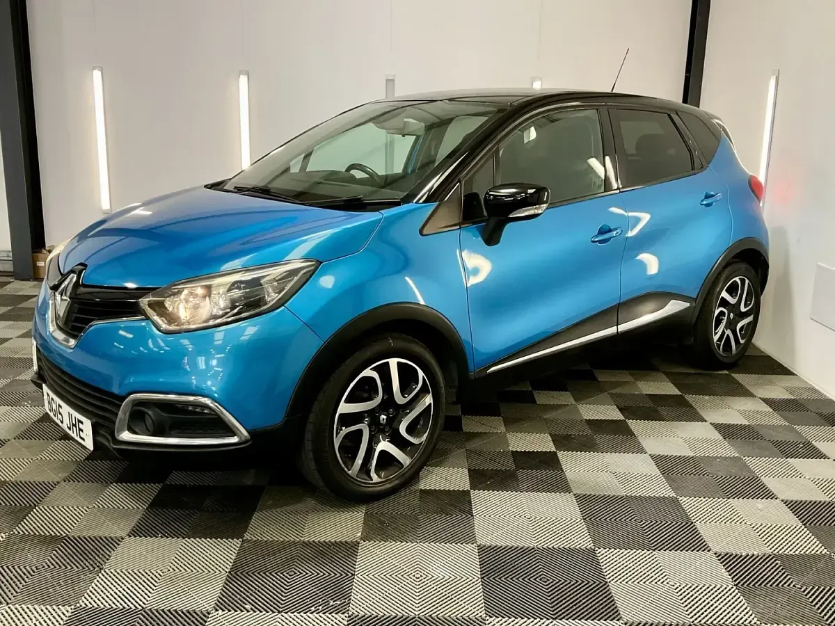 Used Renault Captur Dynamique 90 HP (66 kW) 2015 Blue SUV