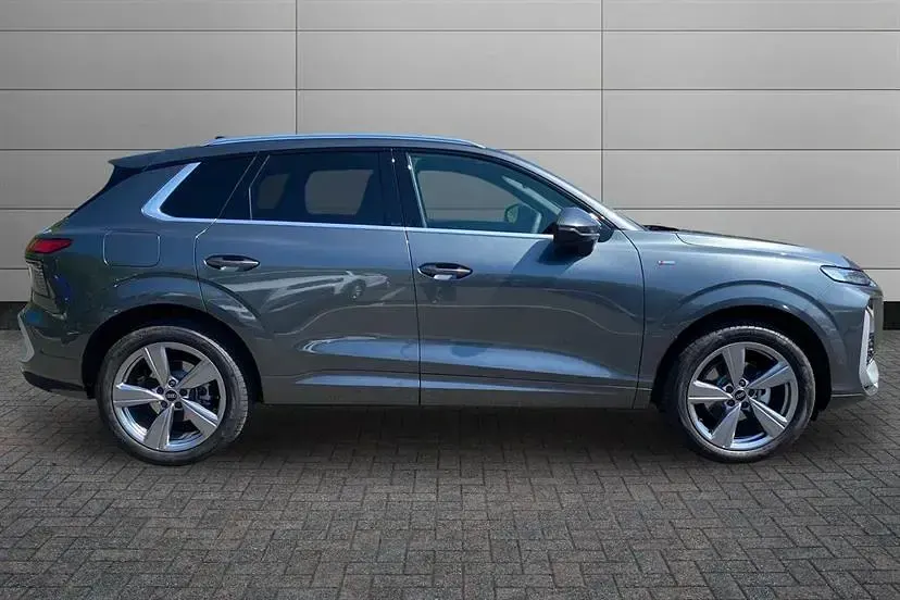 Ny Audi Q3 S-Line 150 HK (110 kW) 2026 Grå SUV