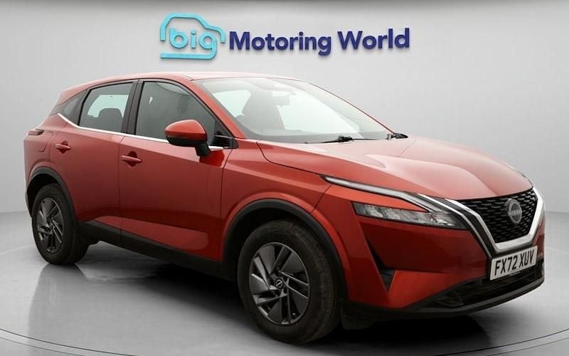Red Used 2022 Nissan Qashqai Acenta Premium SUV | £12,300 (Good price) - Image 1/4