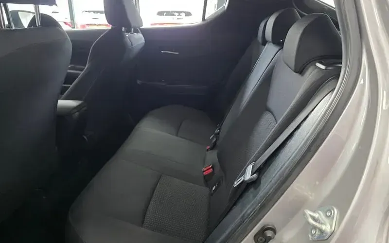 Used Toyota C-HR 116 HP (85 kW) 2018 Silver SUV