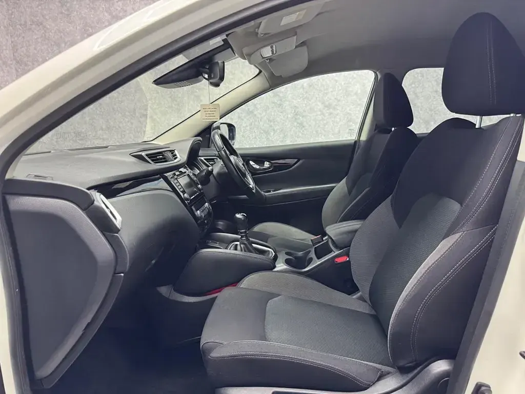Used Nissan Qashqai N-Connecta 2019 White SUV