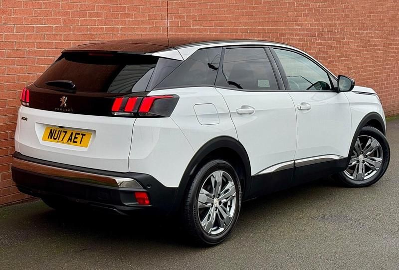 Used Peugeot 3008 Allure 120 HP (88 kW) 2017 White Hatchback