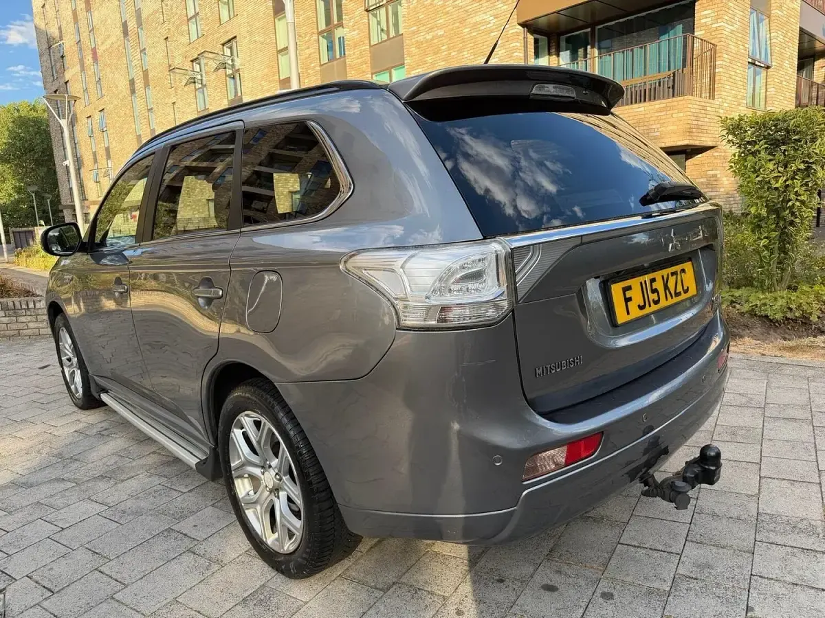 Used Mitsubishi Outlander P-HEV 2015 Grey Estate