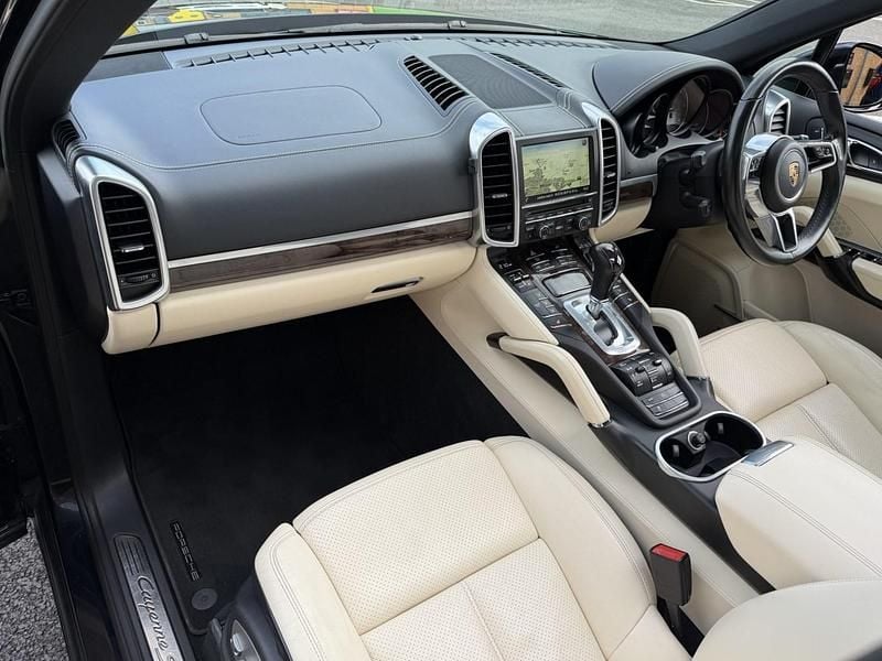 Used Porsche Cayenne 385 HP (283 kW) 2016 Blue SUV