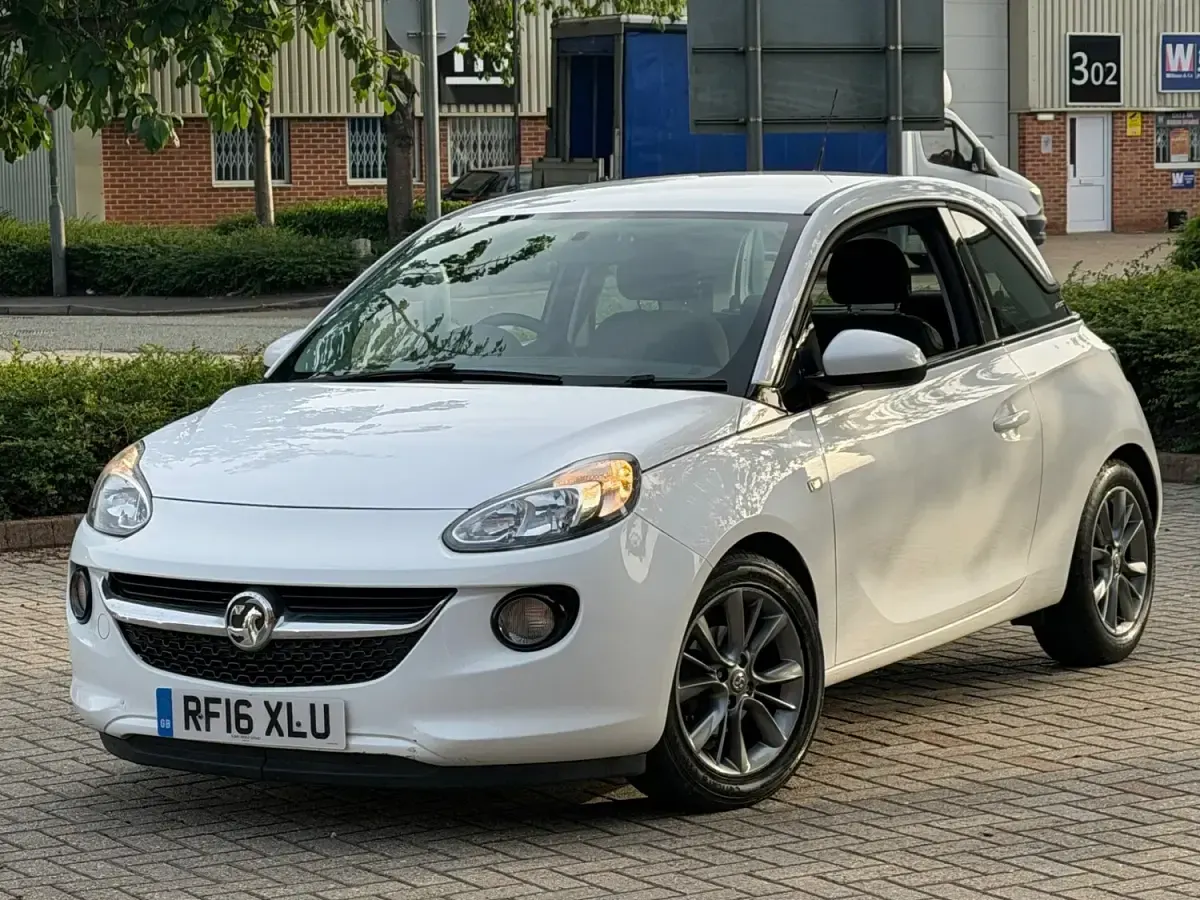 Used Vauxhall Adam Jam 69 HP (50 kW) 2016 White Hatchback