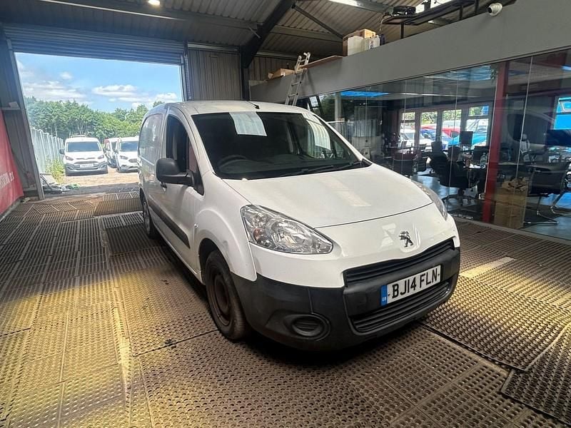 Begagnad Peugeot Partner 2014 Vit Minibuss