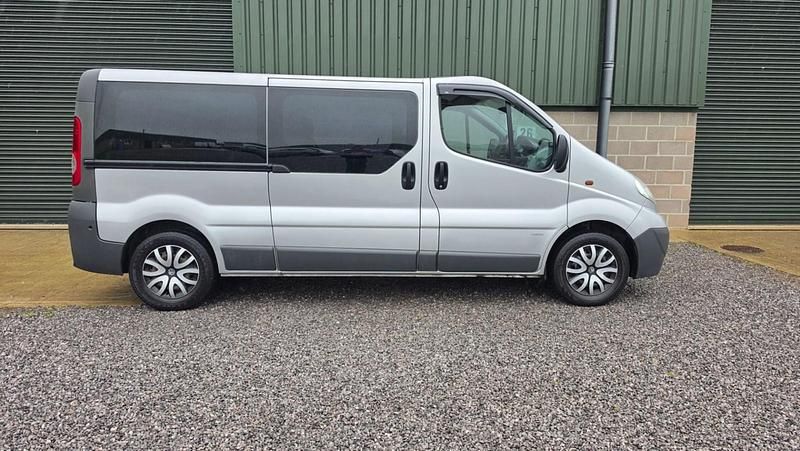 Used Vauxhall Vivaro 115 HP (84 kW) 2012 Silver MPV