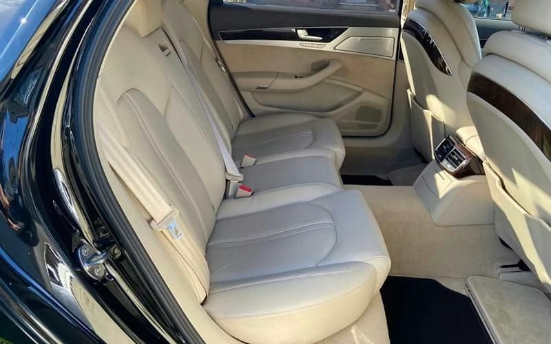 Used Audi A8 Comfort 262 HP (192 kW) 2016 Black Sedan