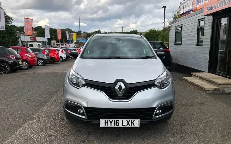 Used Renault Captur Dynamique 110 HP (80 kW) 2016 Silver SUV