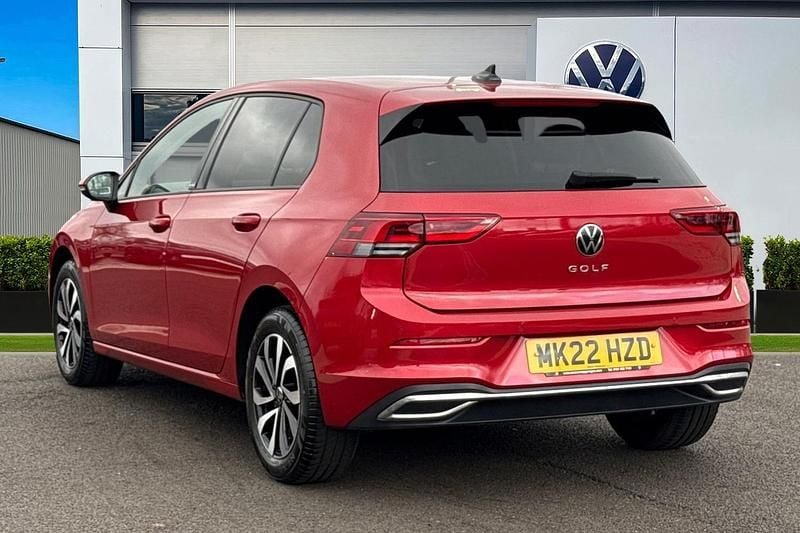 Used VW Golf VIII Active 128 HP (94 kW) 2022 Red Hatchback
