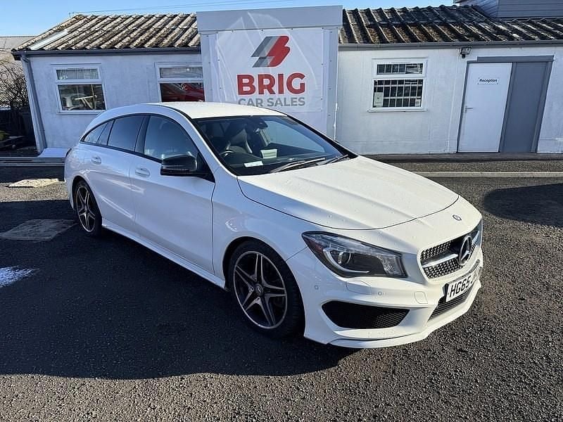 Used Mercedes CLA220 Shooting Brake AMG 177 HP (130 kW) 2016 White Estate