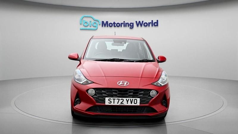 Used Hyundai i10 SE 67 HP (49 kW) 2022 Red Hatchback