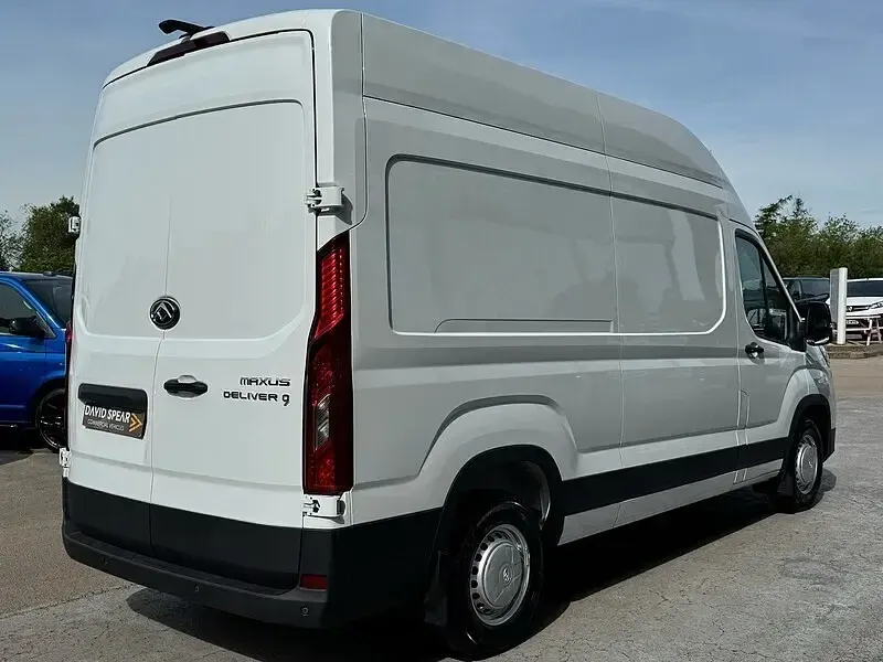 New Maxus V90 150 HP (110 kW) 2026 White Van