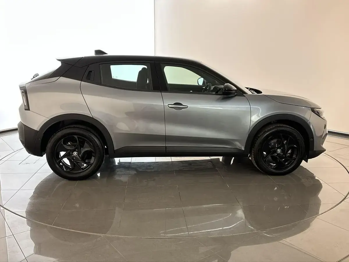 Used Alfa Romeo GT Junior 134 HP (98 kW) 2025 Grey SUV