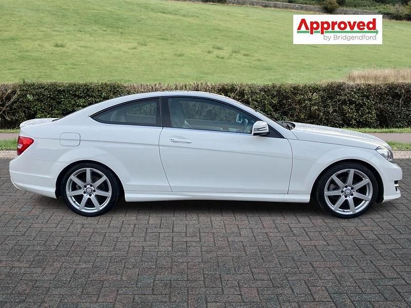 Used Mercedes C180 Sport Edition 156 HP (114 kW) 2015 White Coupe