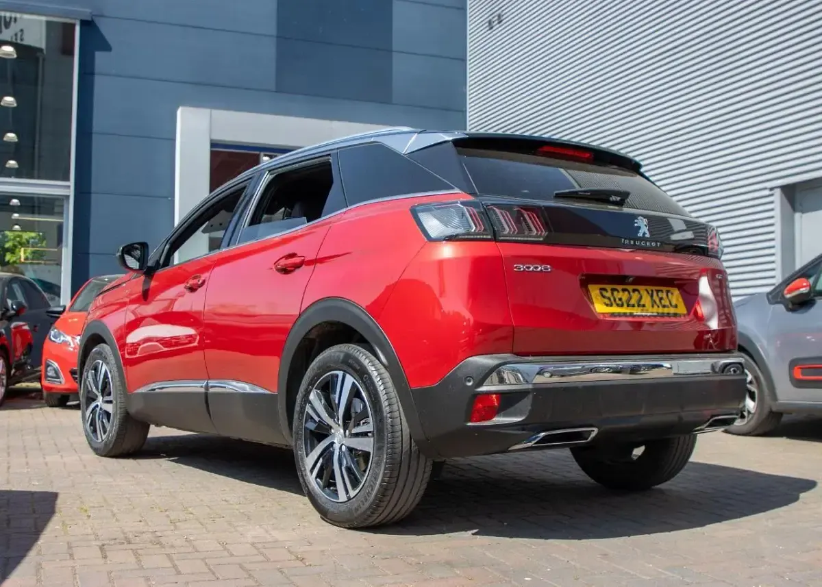 Used Peugeot 3008 GT 129 HP (94 kW) 2022 Red SUV