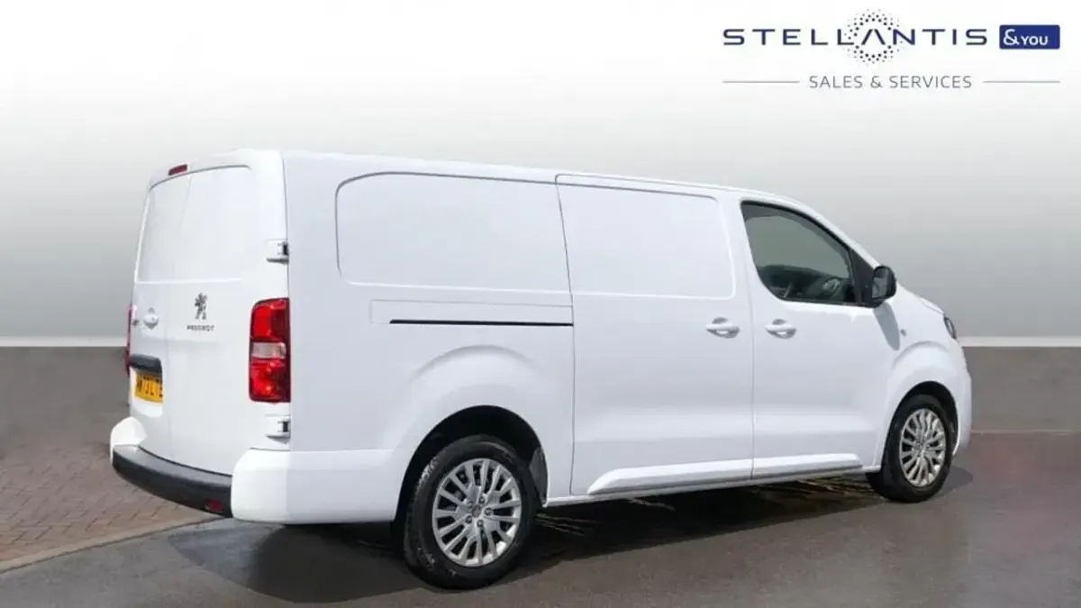 Używany Peugeot Expert Premium 102 KM (75 kW) 2023 Biały Van
