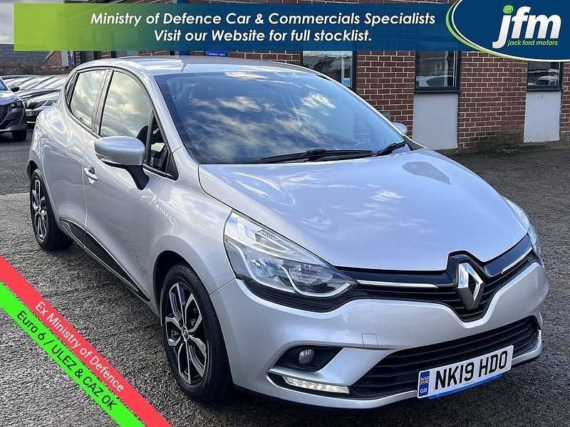 Mercury silver met Used 2019 Renault Clio IV Play Hatchback | £8,150 (Fair price) - Image 1/4