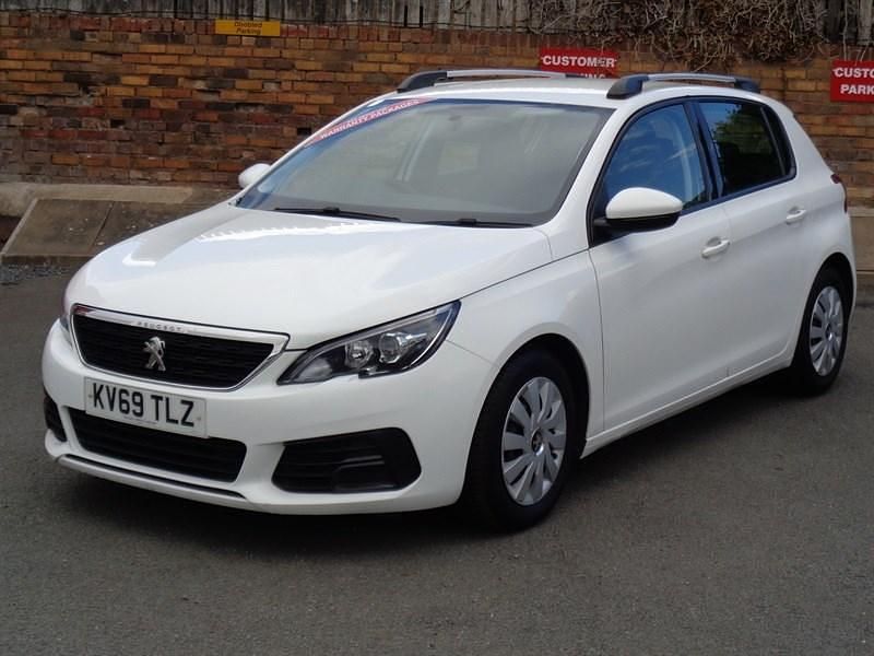 White Used 2019 Peugeot 308 Access Hatchback | £5,600 (Fair price) - Image 1/4