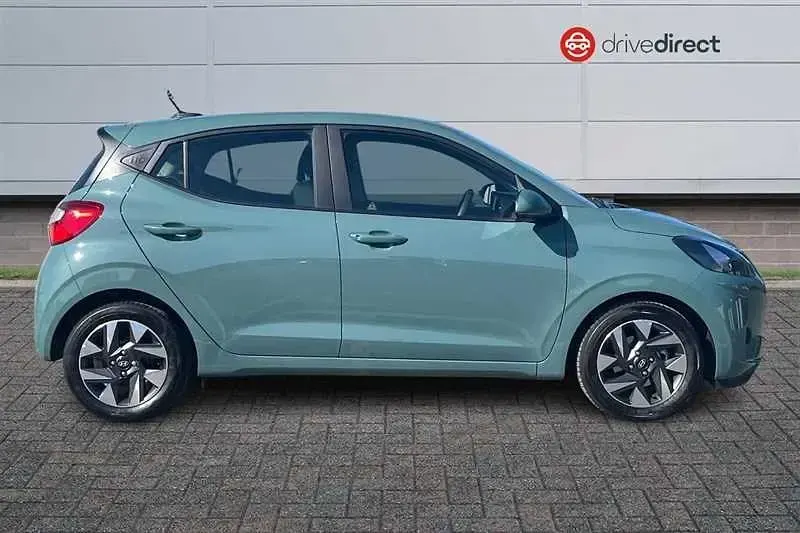 Käytetty Hyundai i10 Advanced 63 HP (46 kW) 2025 Vihreä Viistoperä